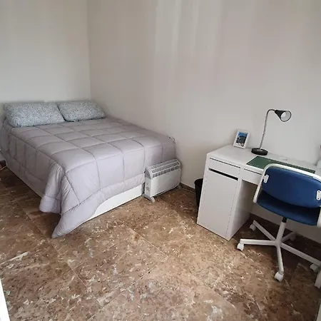 Apartamento 5 Minutos Centro Reformado. Apartment *